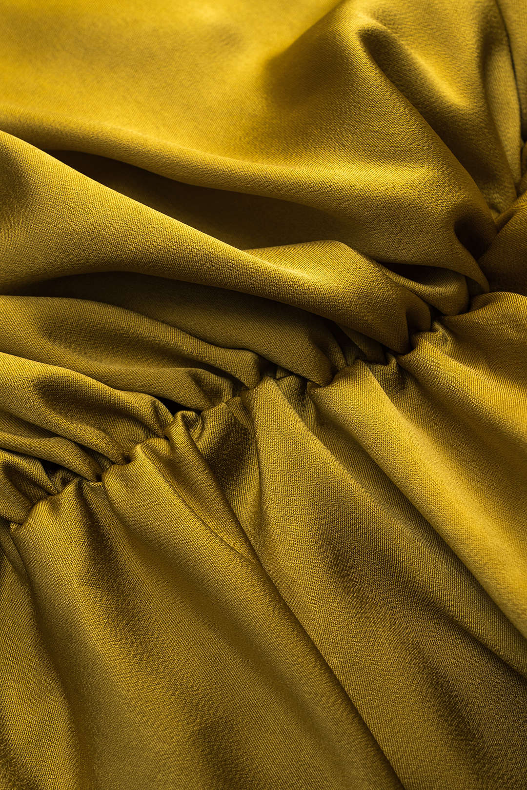 Olyssa Metallic Saten Düğmeli Kıvrımlı Askılı Bluz