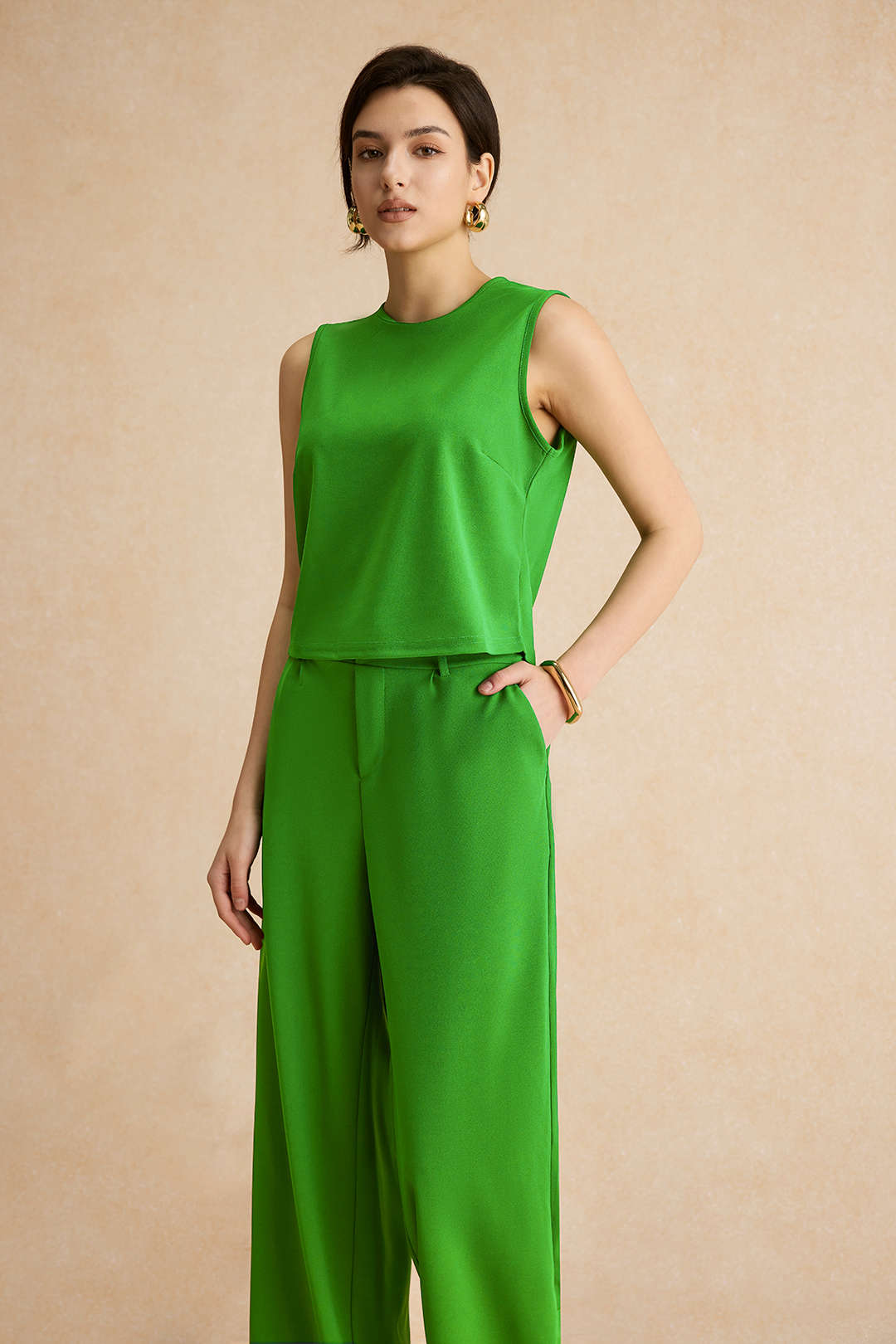 Basic Düz Kolsuz Bluz ve Düz Paça Pantolon Takımı