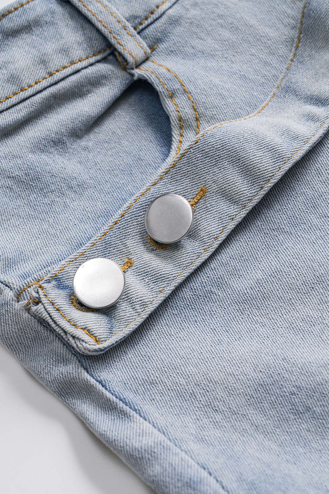 Büzgülü Tek Omuz Asimetrik Çekme Üst ve Denim Yıkanmış Düğme Cepli Yarık Etek Seti