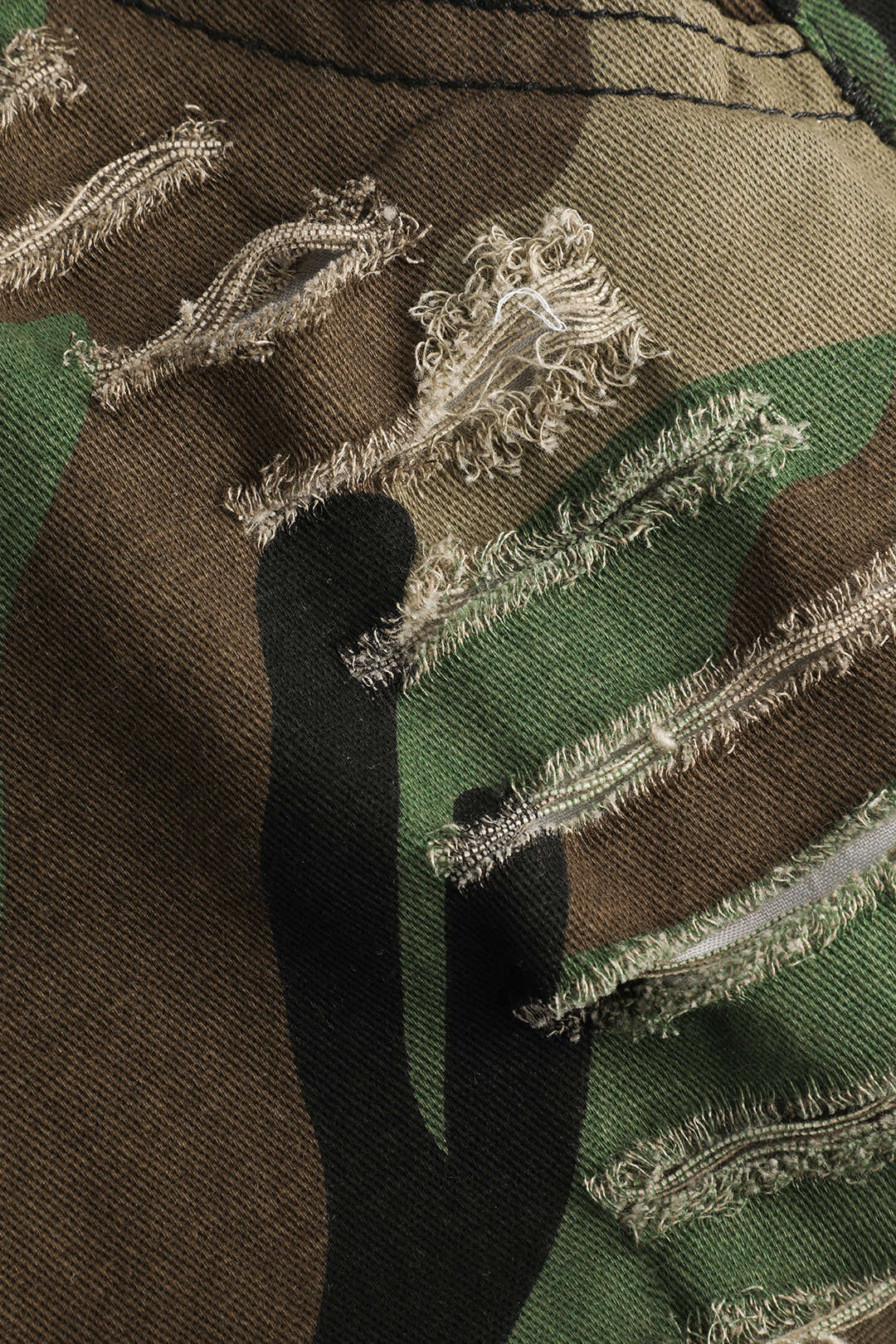 Kamuflaj Yıpranmış Kargo Şortları