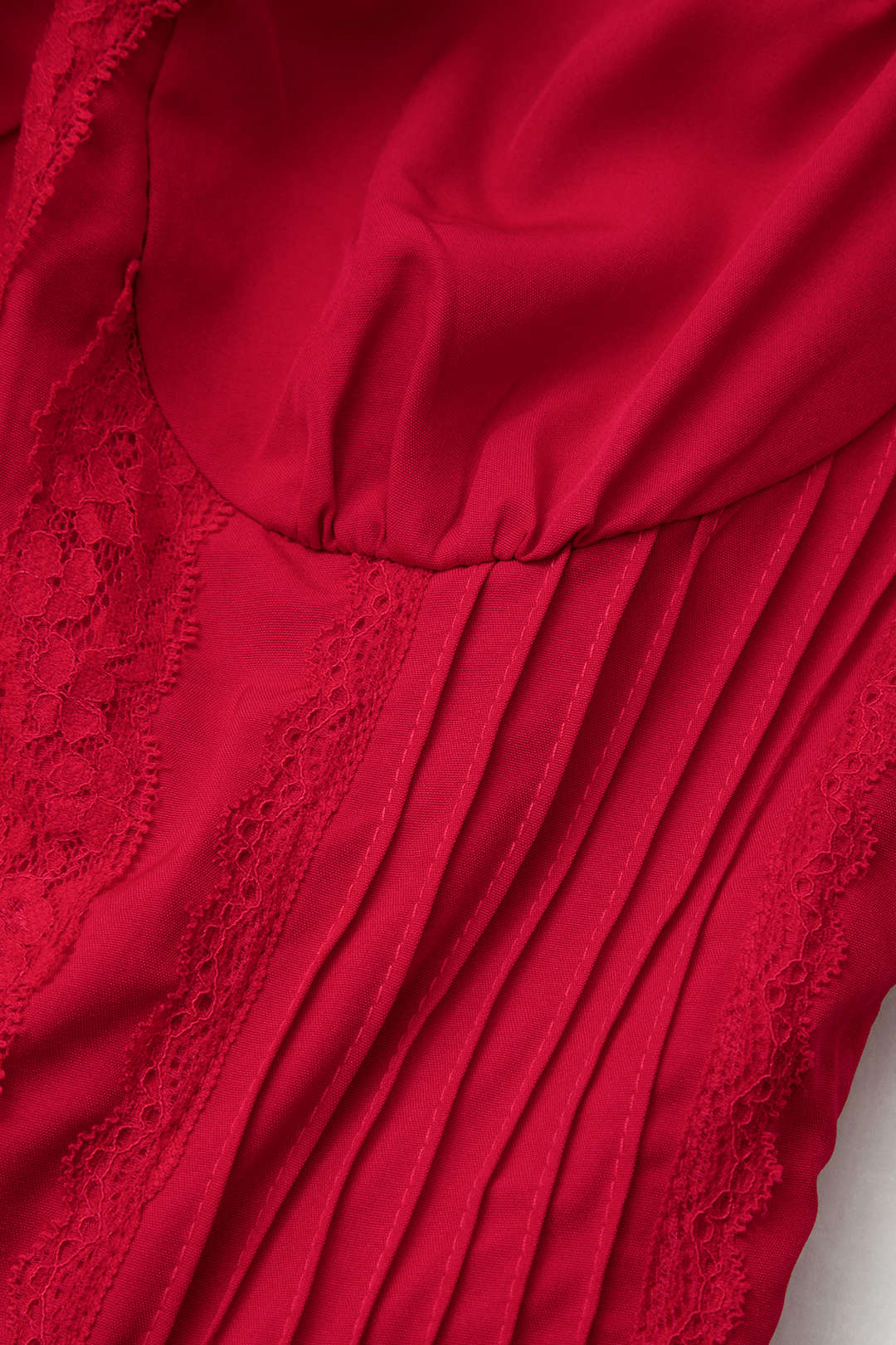 Olyssa Dantel Detaylı Kare Yaka Kolsuz Plise Mini Elbise