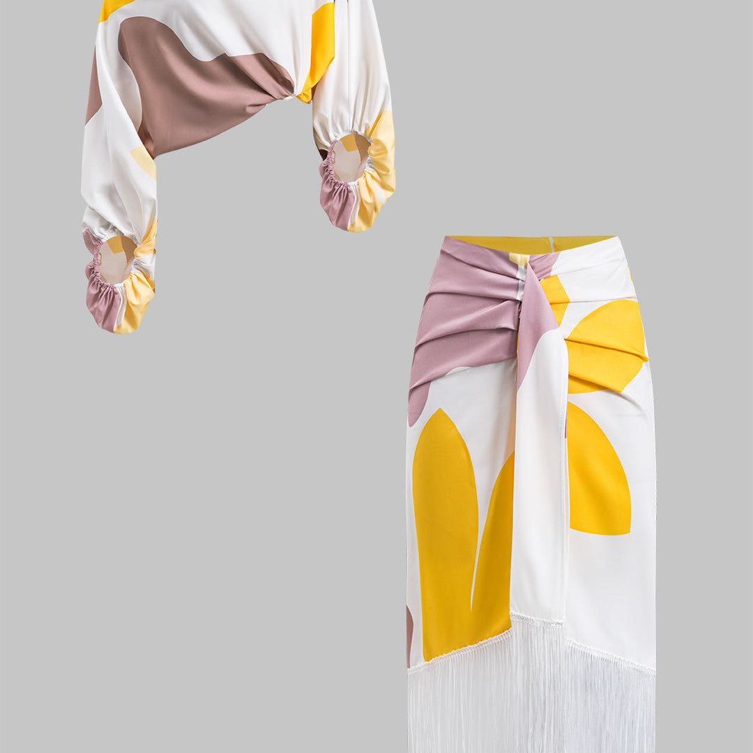 Abstrakt Baskı Fırfırlı Asimetrik Tek Omuz Uzun Kol Bluz ve Franjlı Etek Seti