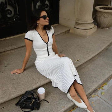 Beyaz Kontrastlı Triko Midi Elbise