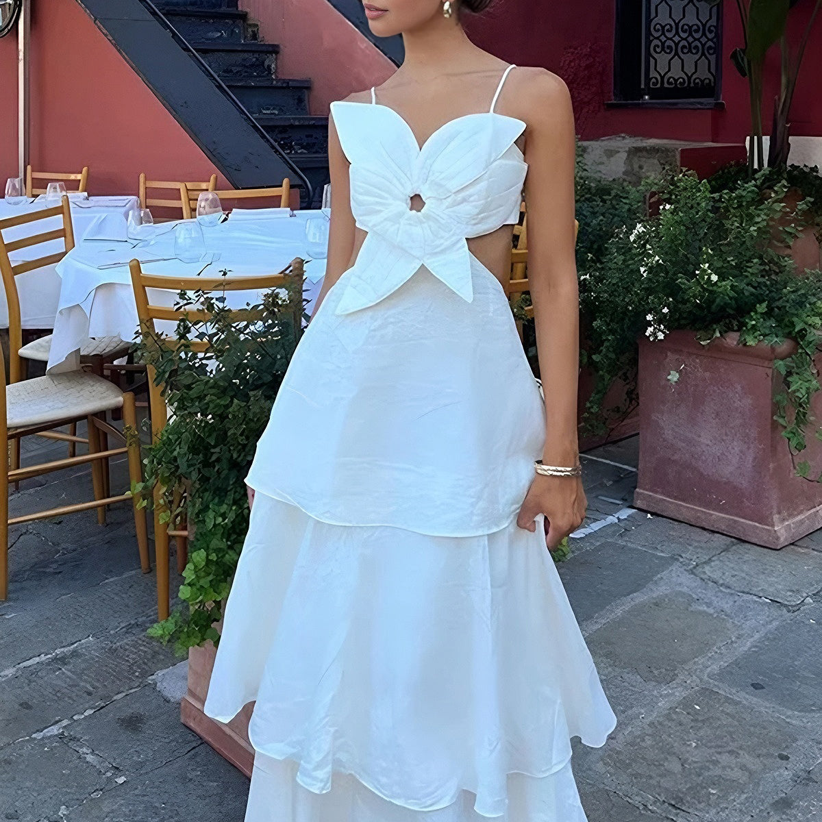 Kesik Çiçekli Sırtı Açık Uzun Elbise