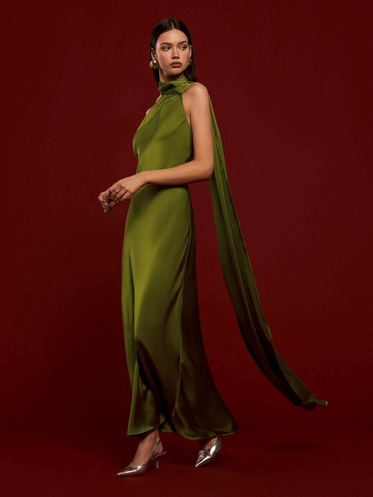 Asimetrik Sırt Dekolteli Saten Abiye Elbise