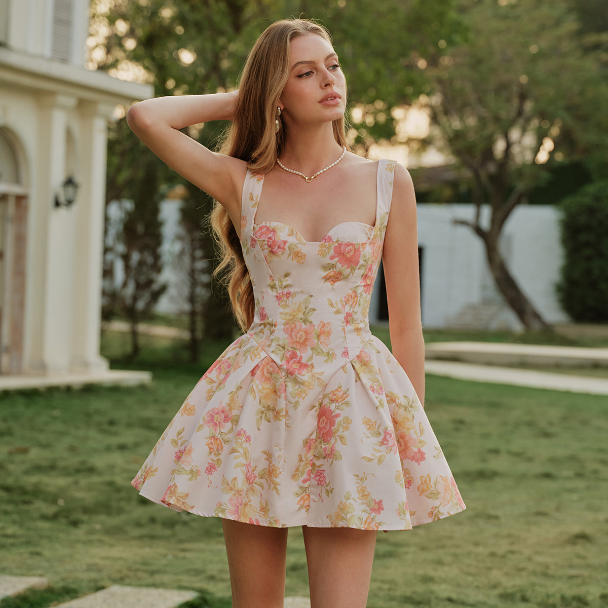 Çiçek Desenli Kolsuz Elbise