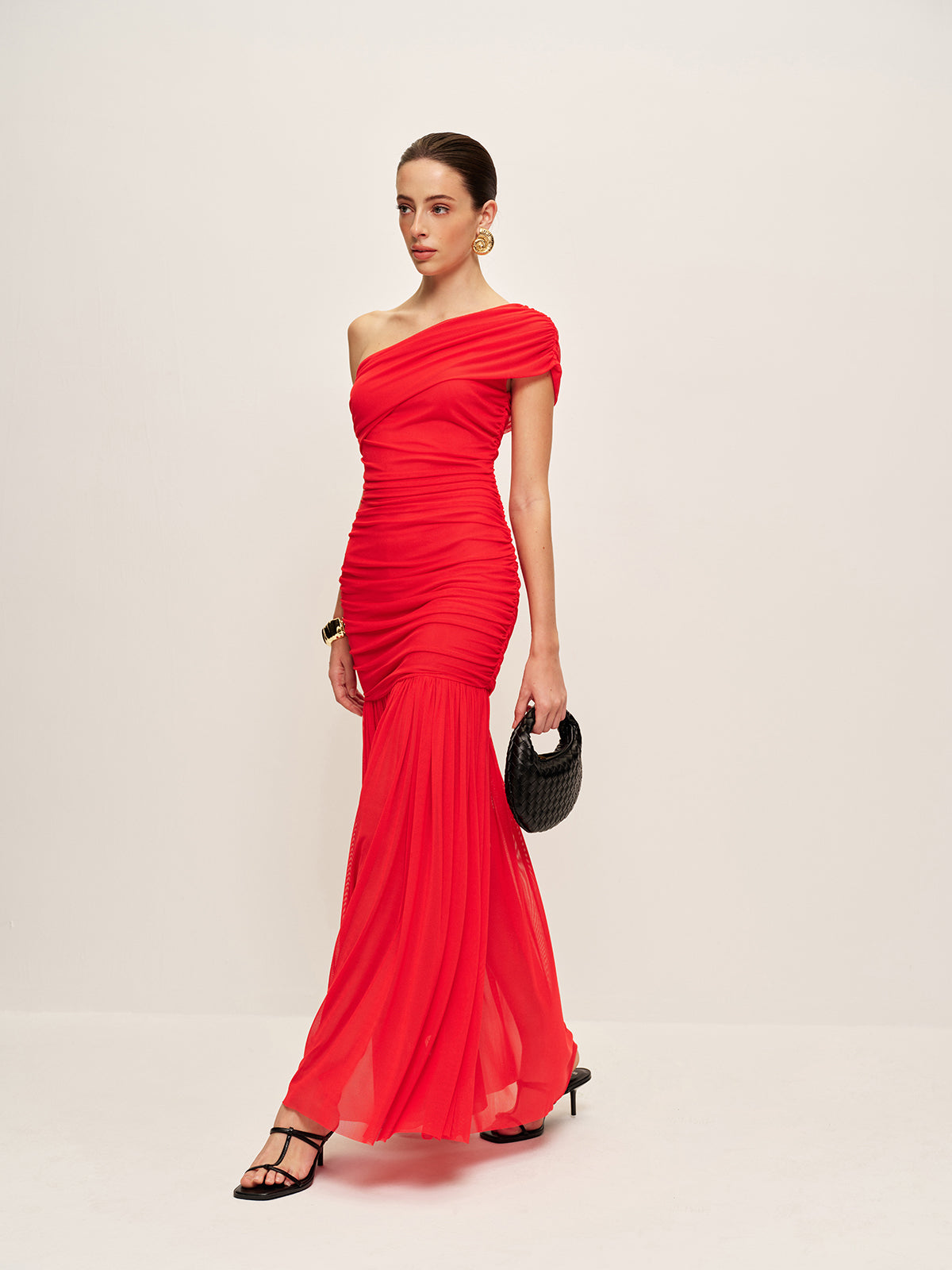 Şık Drapeli Tek Omuz Yırtmaç Abiye Elbise