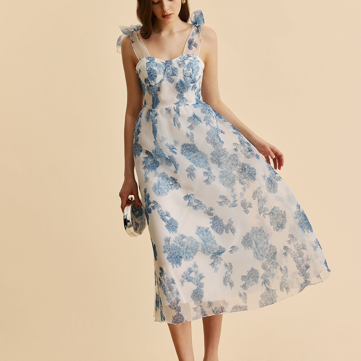 Çekici Çiçekli Kemer Detaylı Elbise