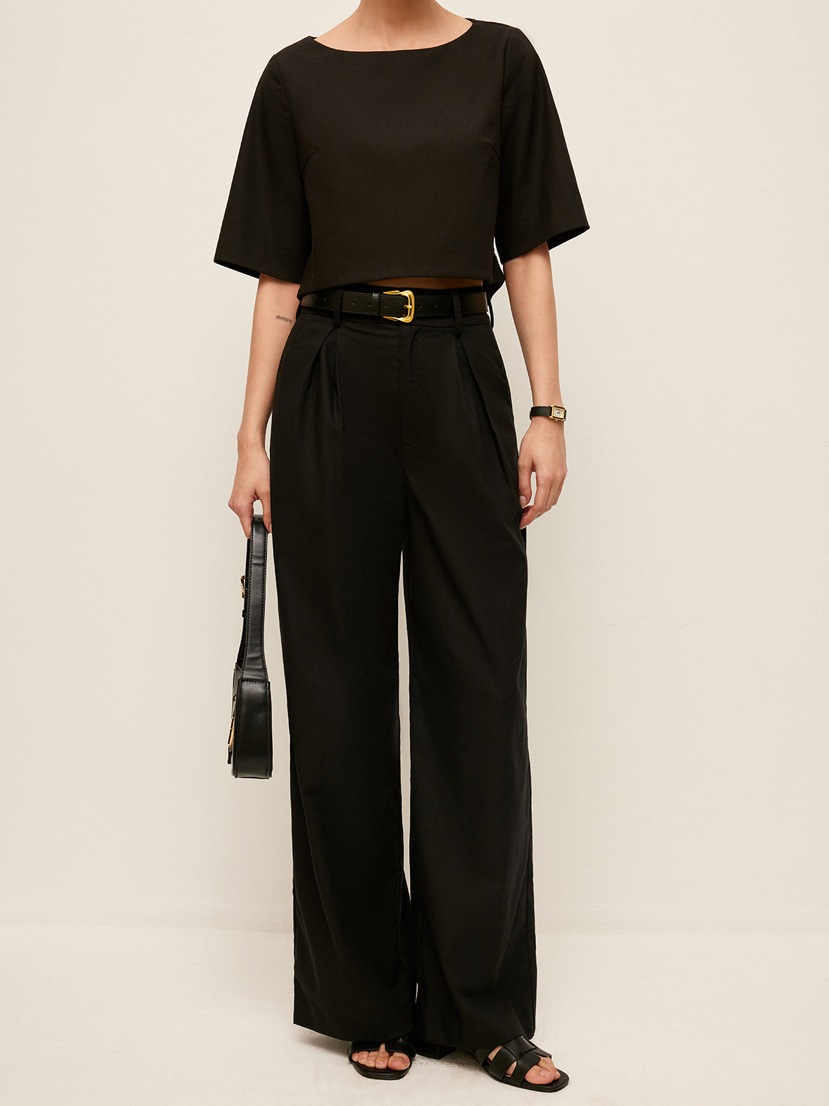 Şık Yüksek Bel Geniş Paça Pantolon, Şık Kemer ve Pratik Ceplerle