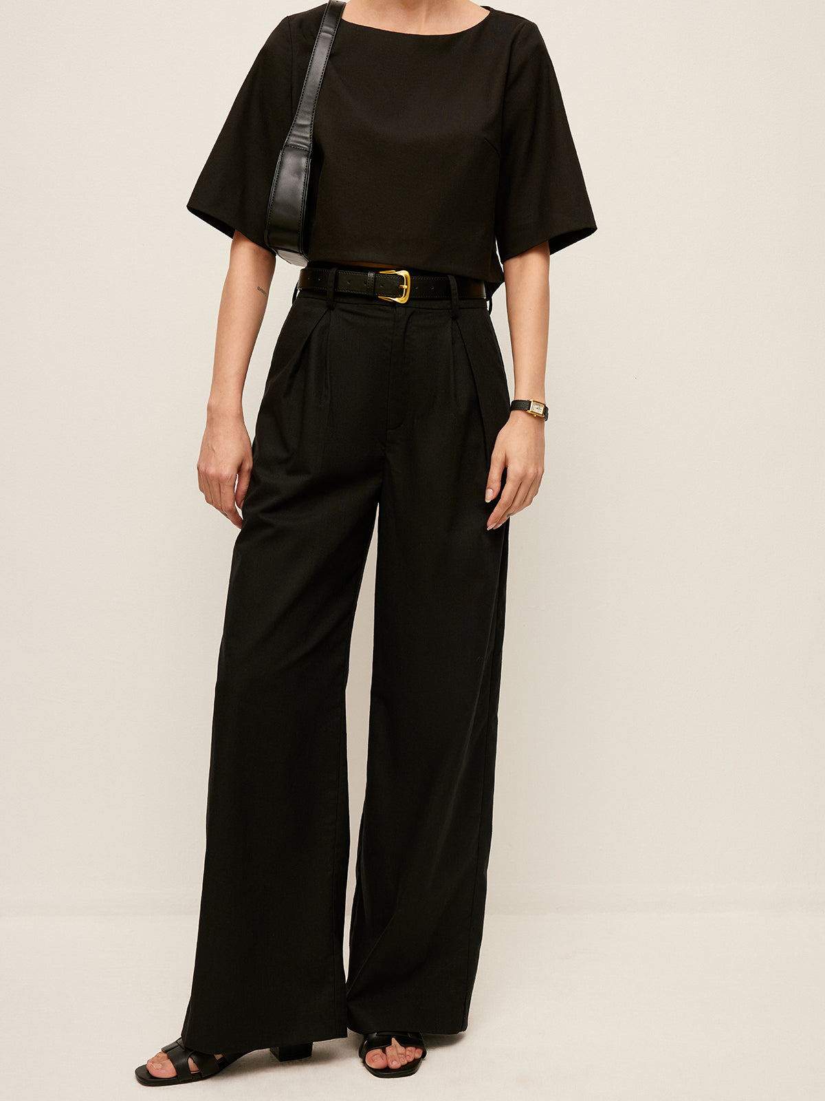 Şık Yüksek Bel Geniş Paça Pantolon, Şık Kemer ve Pratik Ceplerle