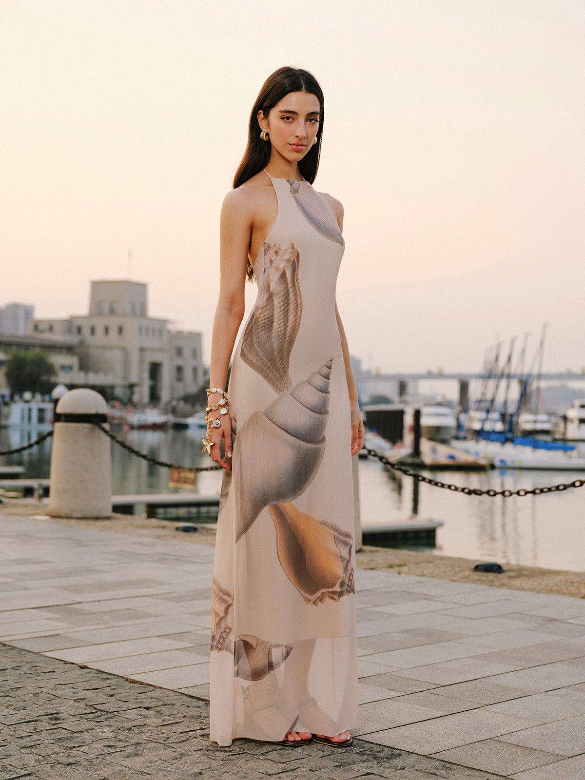 Şık Sırt Açık Halter Yaka File Elbise