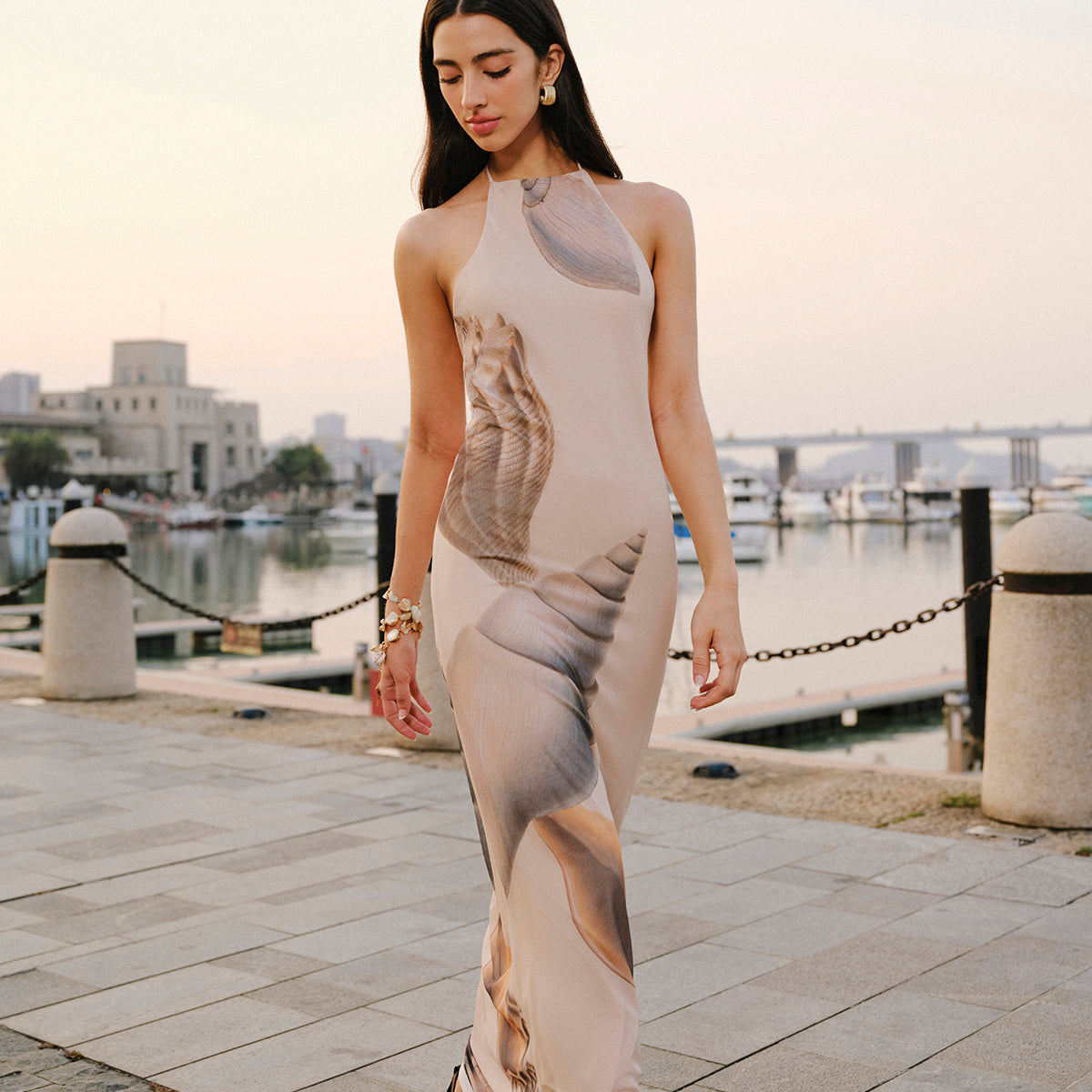 Şık Sırt Açık Halter Yaka File Elbise