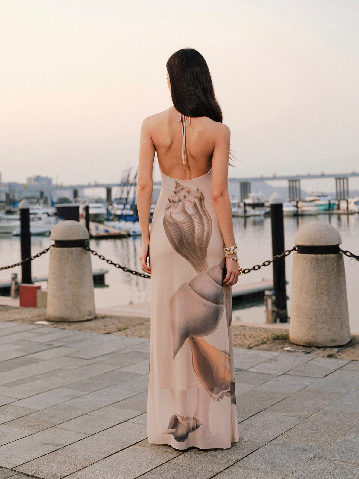 Şık Sırt Açık Halter Yaka File Elbise