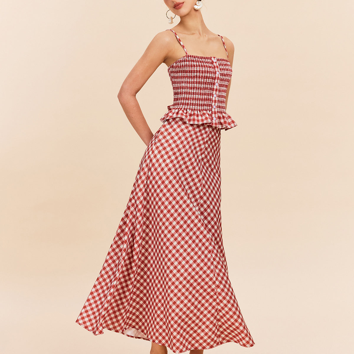 Şık Kareli Cepli Etek ile Rahat Stil