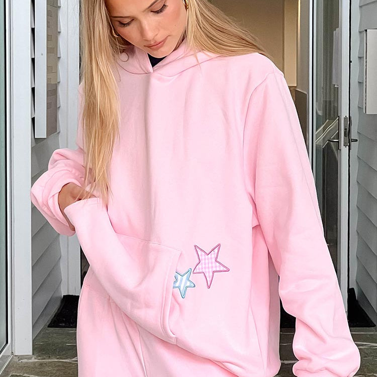 Pembe Yıldız Baskılı Kapüşonlu Sweatshirt