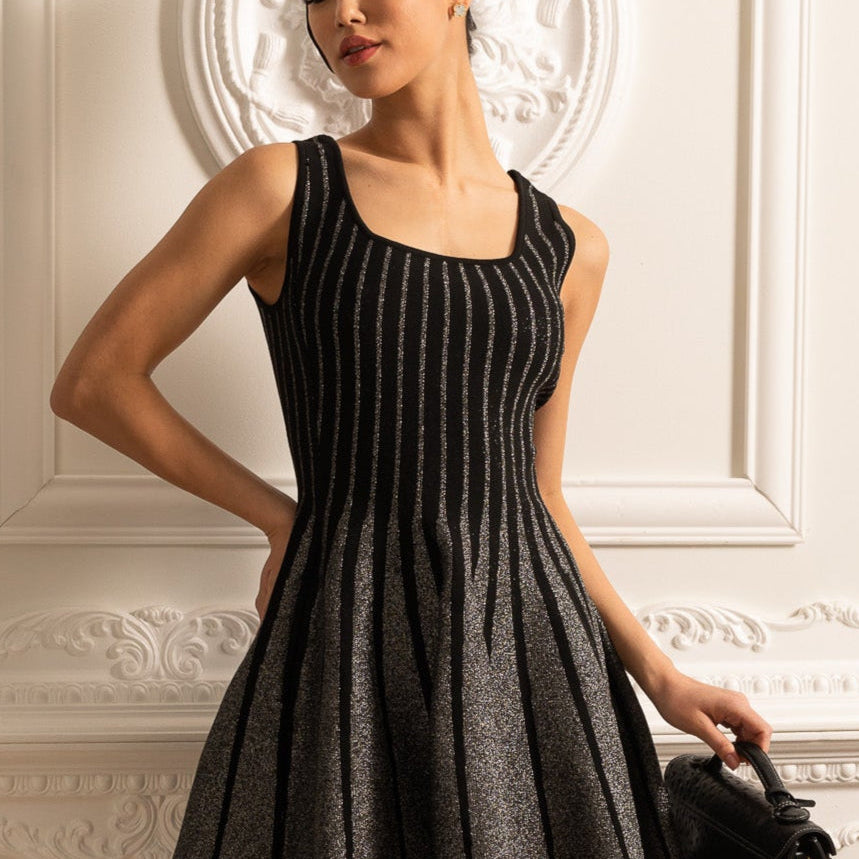 Pırıltılı Gümüş Dikey Çizgili Zarif Mini Elbise