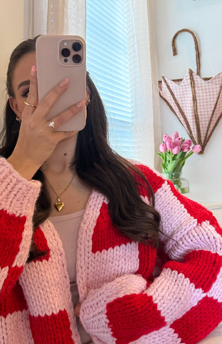 Pembe ve Kırmızı Kare Desenli Kalın Triko Hırka