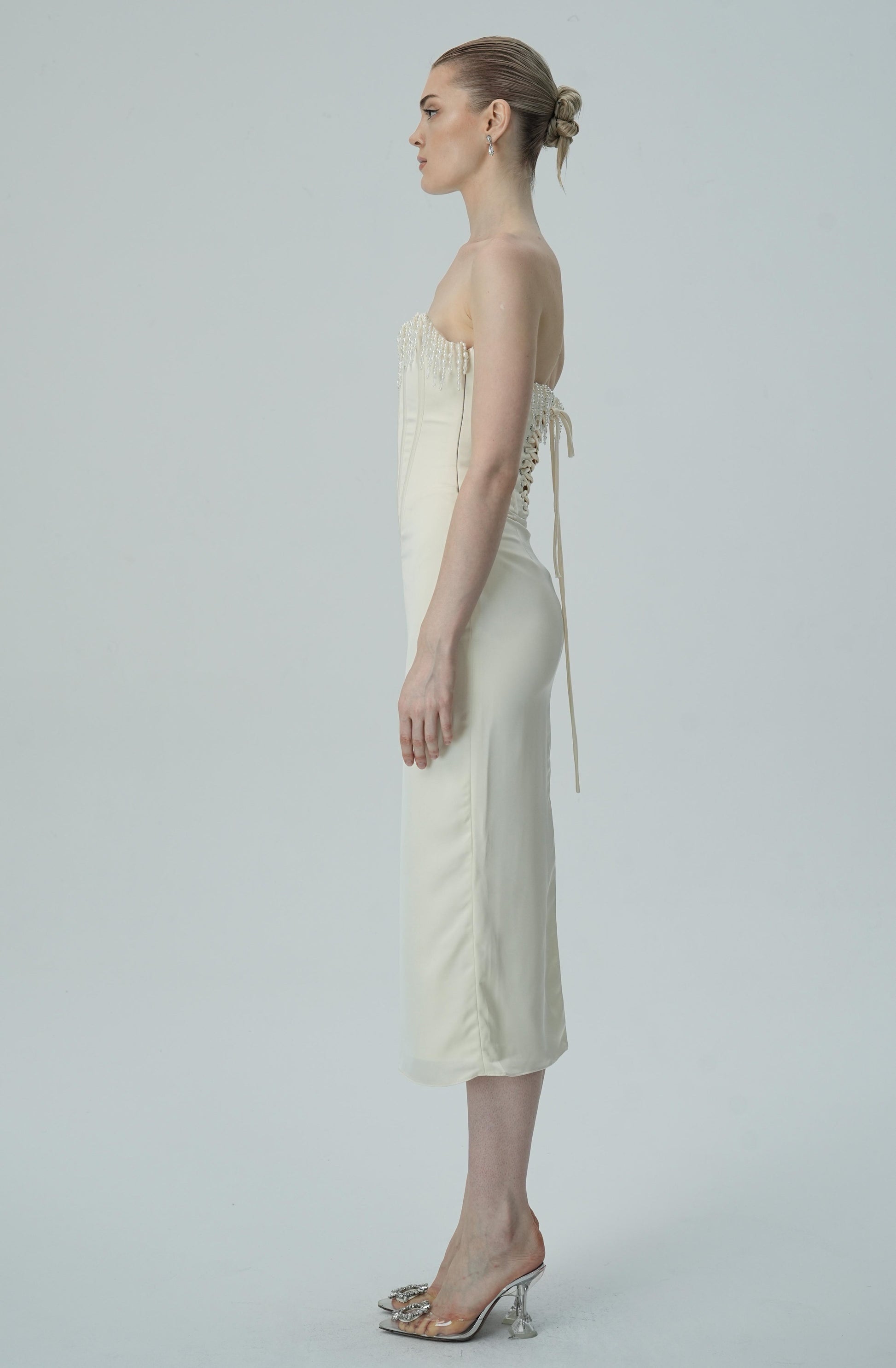 Olyssa İnci Saçaklı Fildişi Omuzları Açık Midi Elbise