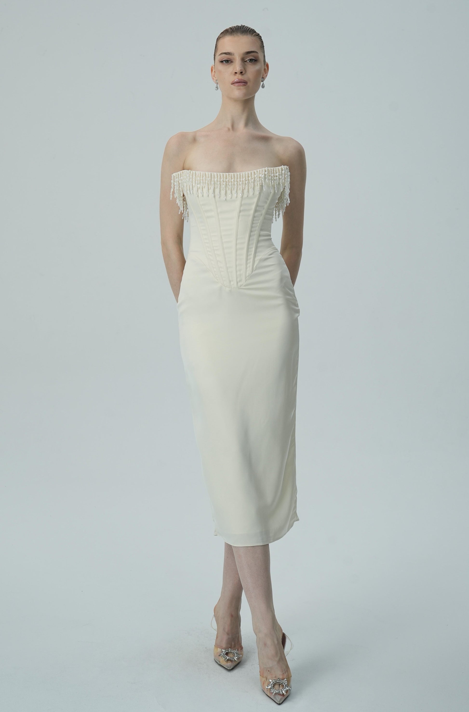 Olyssa İnci Saçaklı Fildişi Omuzları Açık Midi Elbise