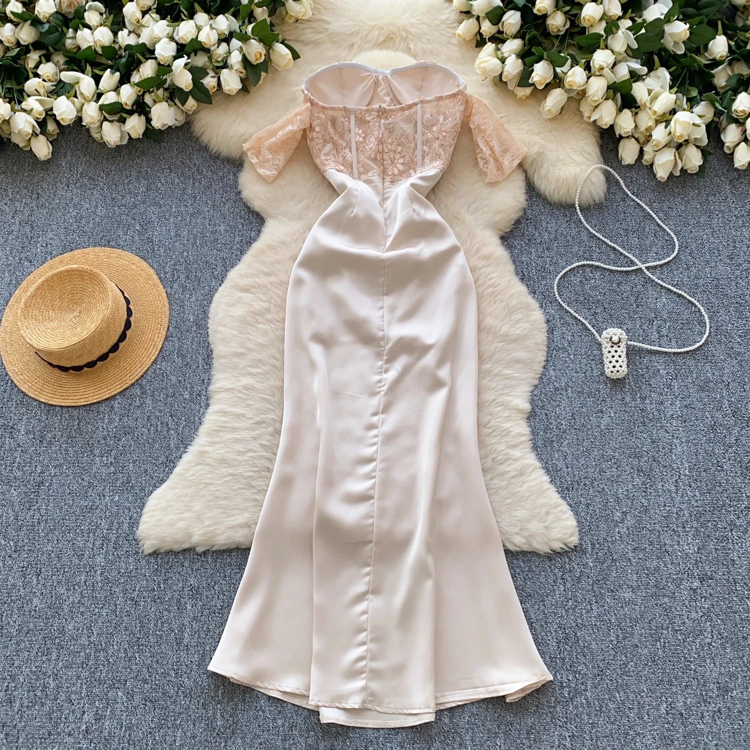 Olyssa Dantel Büstiyerli Saten Elbise