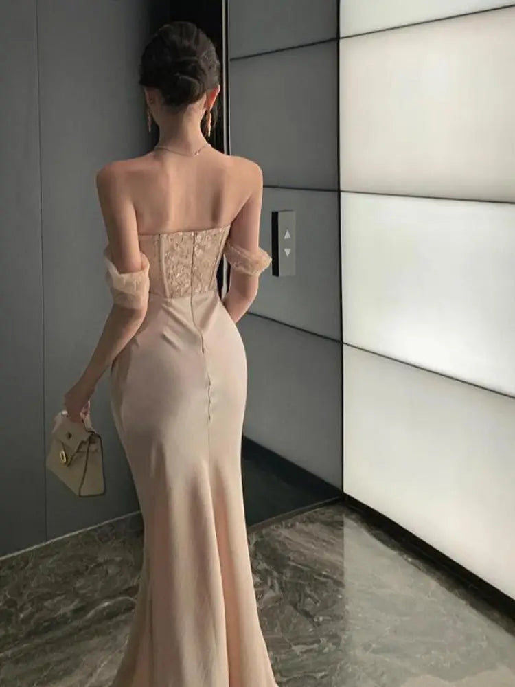 Olyssa Dantel Büstiyerli Saten Elbise