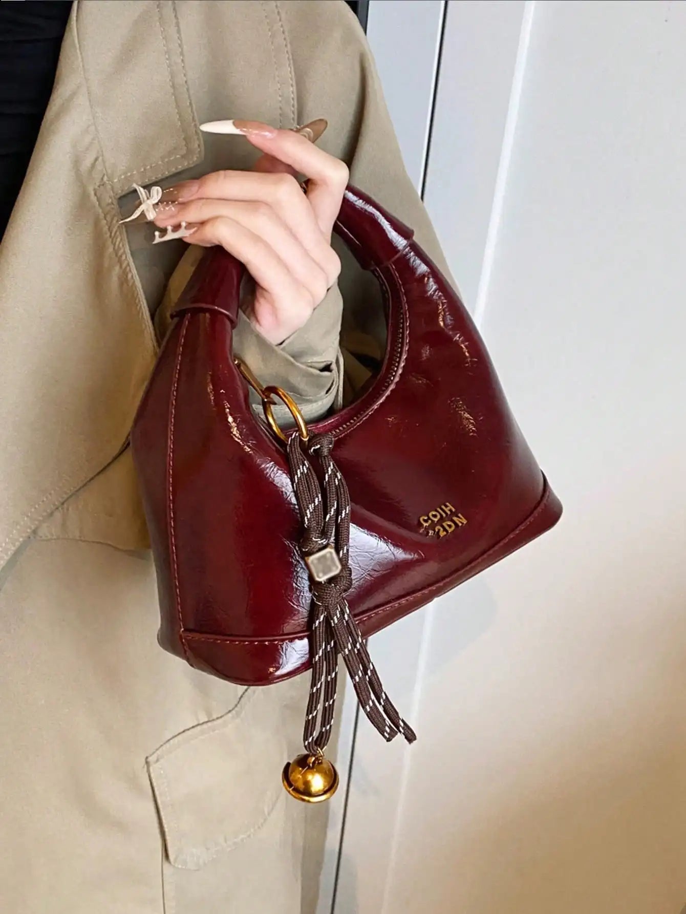 LuxeCharm Zincirli Omuz Çantası