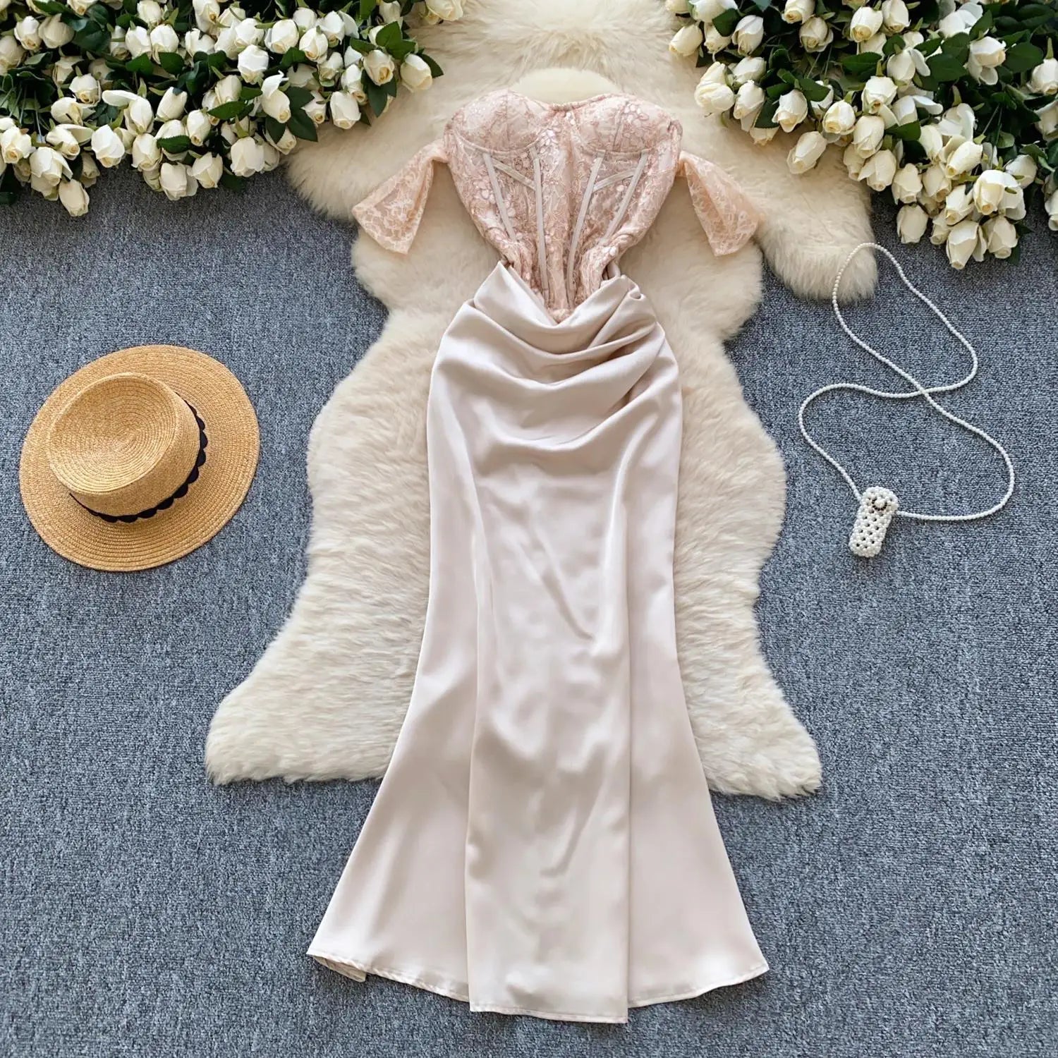 Olyssa Dantel Büstiyerli Saten Elbise