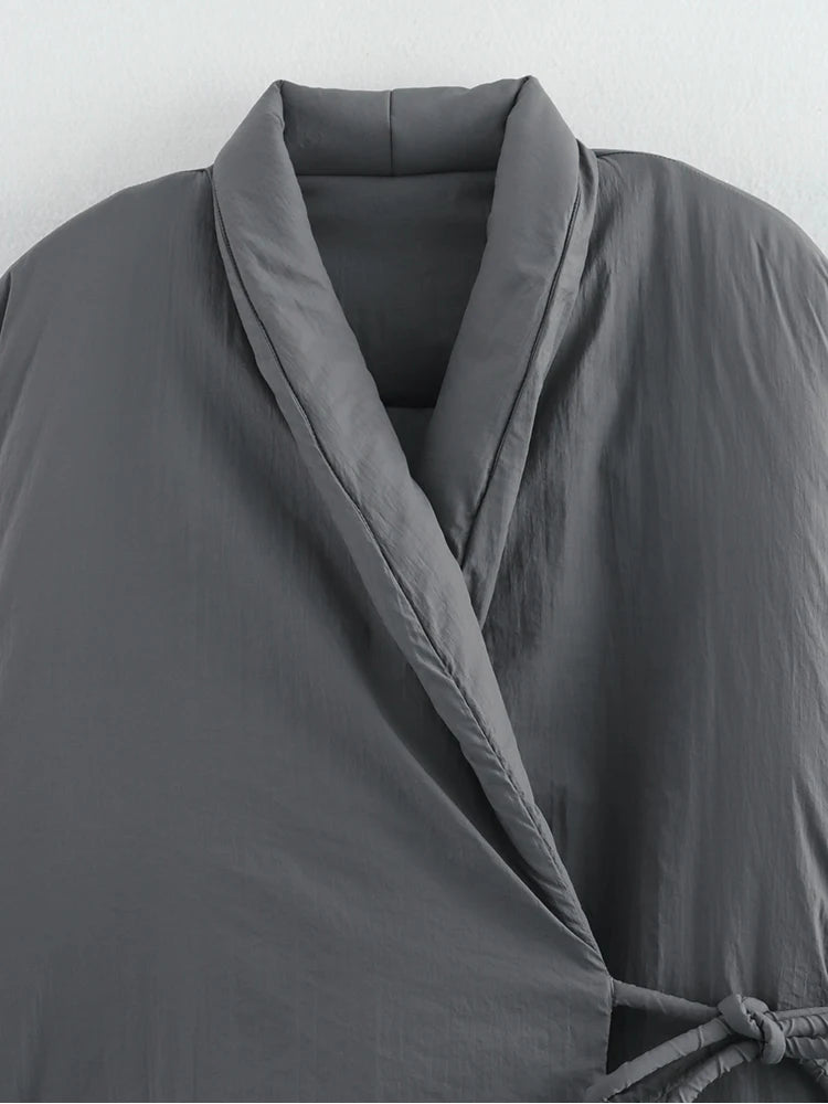 Kușak Detaylı Kimono Tarzı Şişme Mont