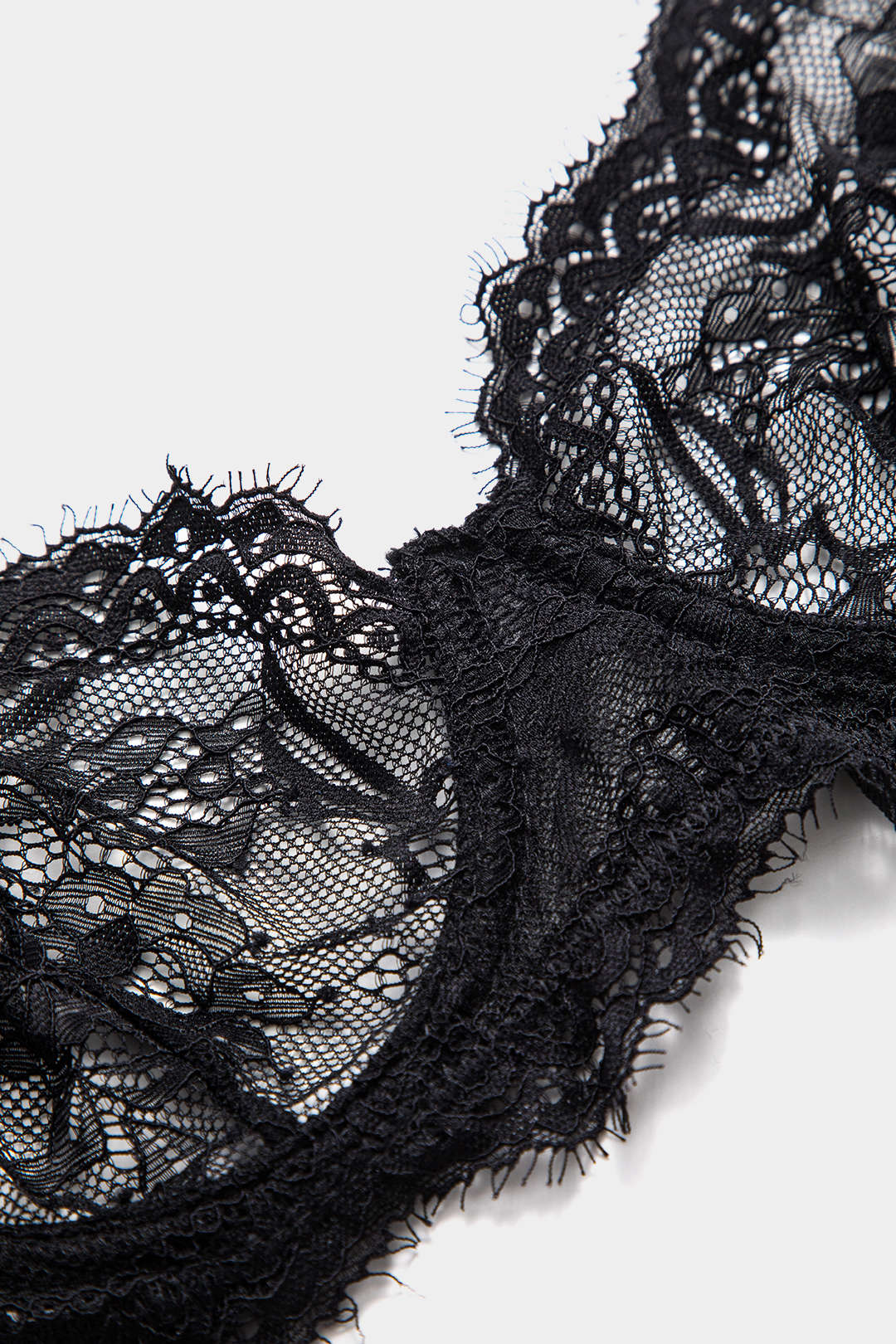 Dantel Nakışlı Çapraz Detaylı Bustiyer Jartiyer Takımı