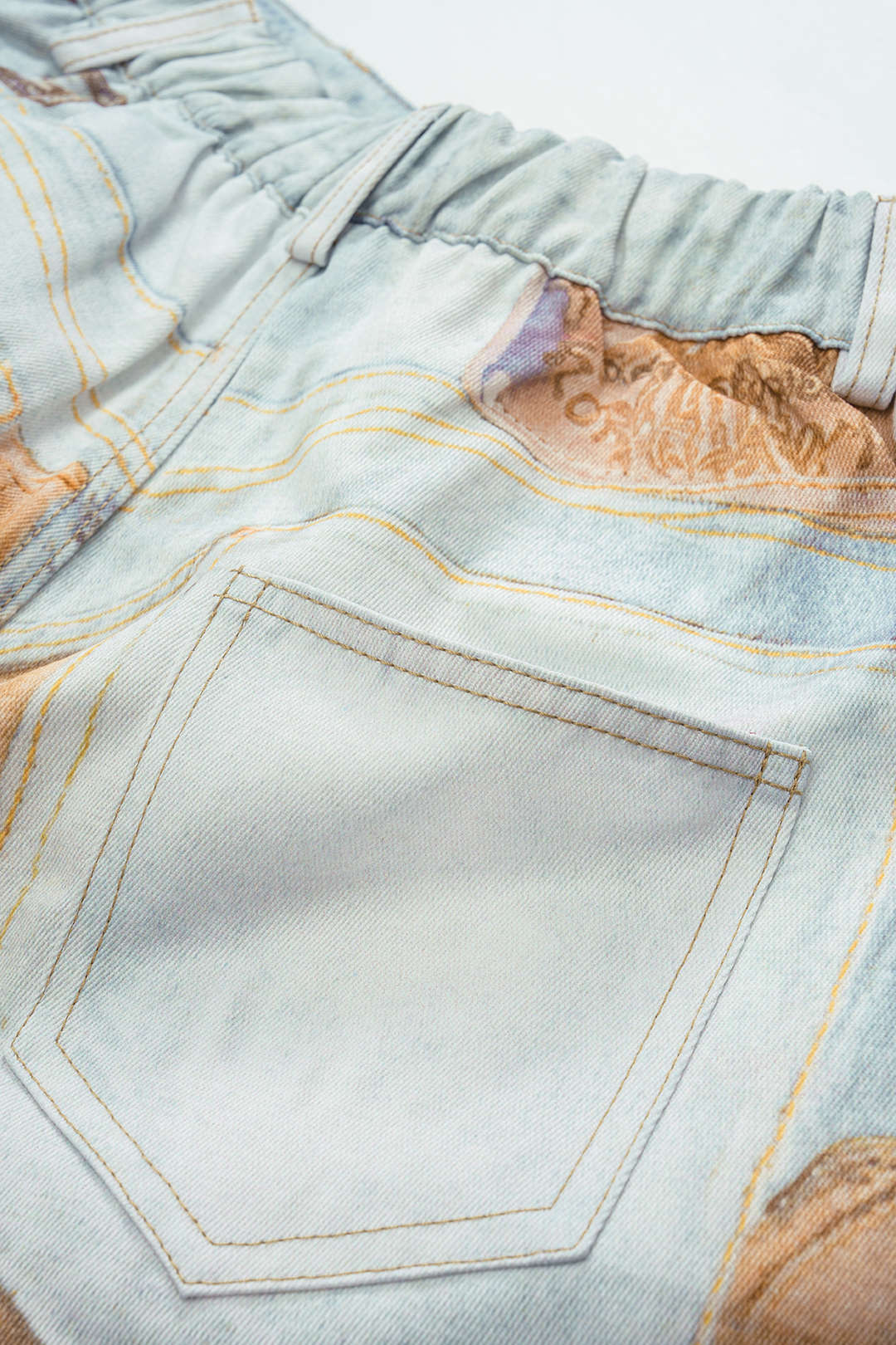 Zincir Desenli Geniş Paça Şort