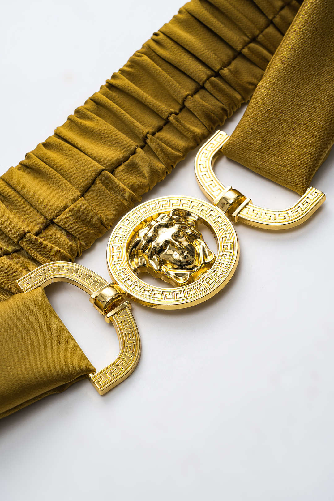 Olyssa Metallic Saten Düğmeli Kıvrımlı Askılı Bluz