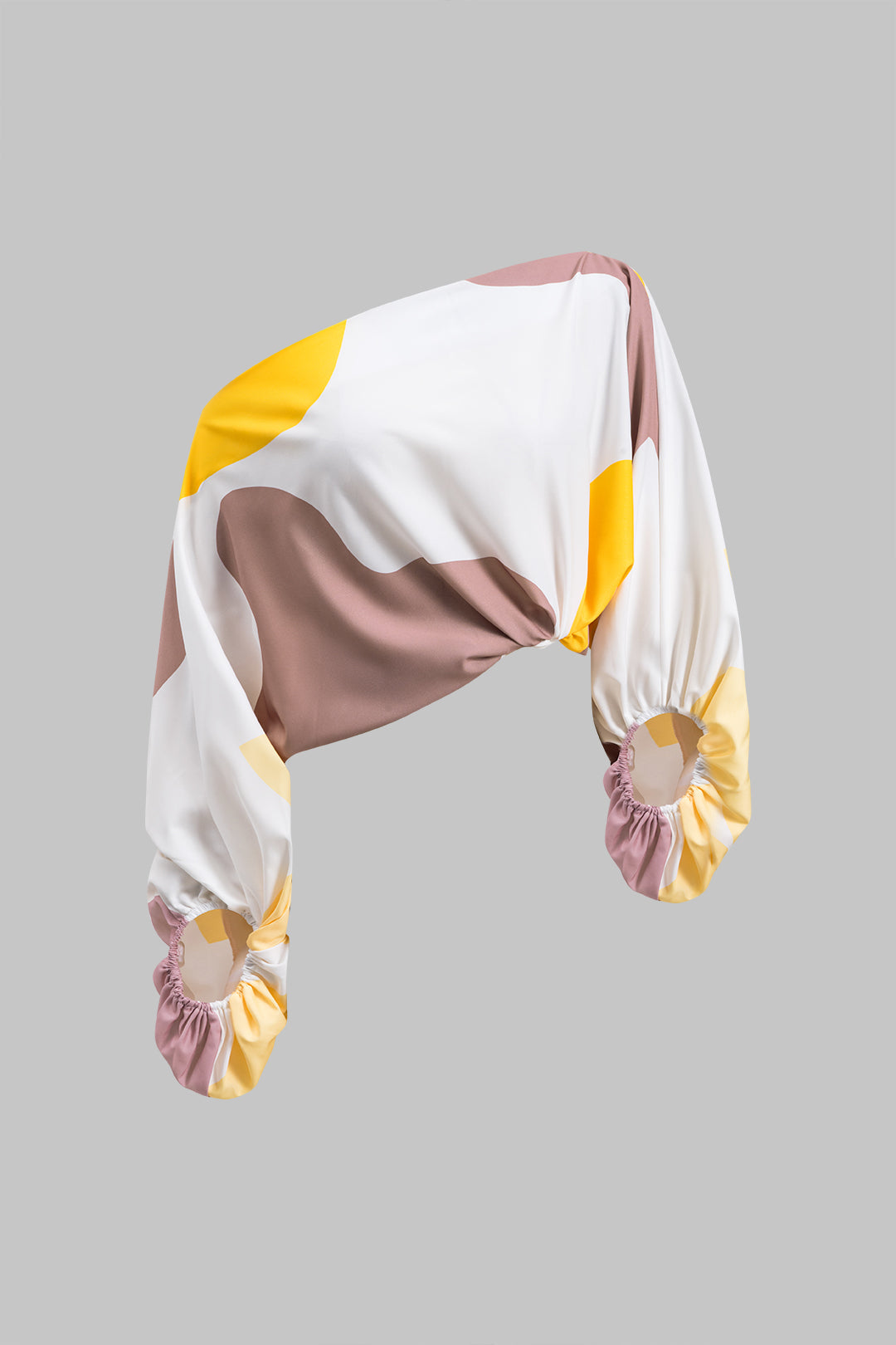 Abstrakt Baskı Fırfırlı Asimetrik Tek Omuz Uzun Kol Bluz ve Franjlı Etek Seti