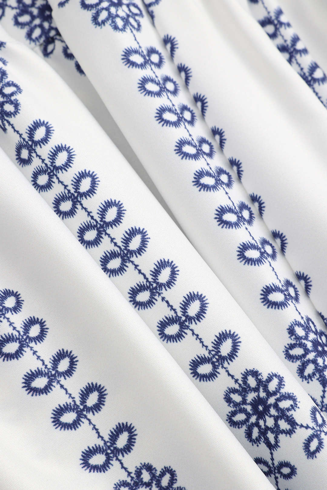 Çiçek Desenli Bağcıklı Sırt Dekolteli Cami Üstü ve Üst Giysi Seti