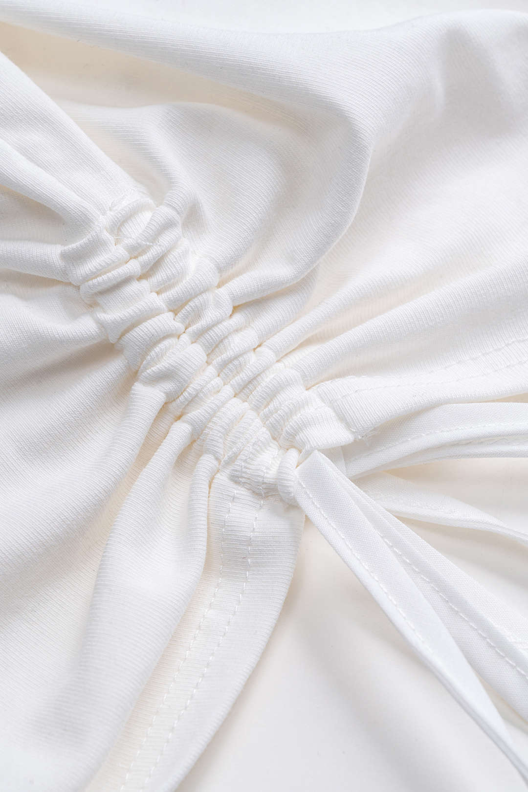 Büzgülü Tek Omuz Asimetrik Çekme Üst ve Denim Yıkanmış Düğme Cepli Yarık Etek Seti