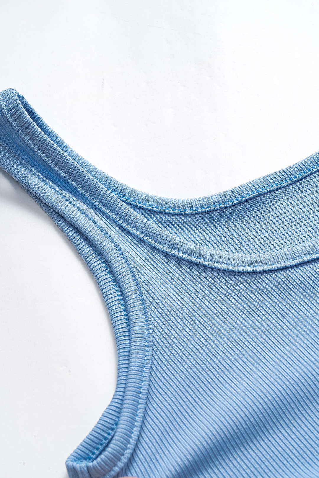 Kolsuz Bodysuit ve Bağlamalı Cep Etek Seti