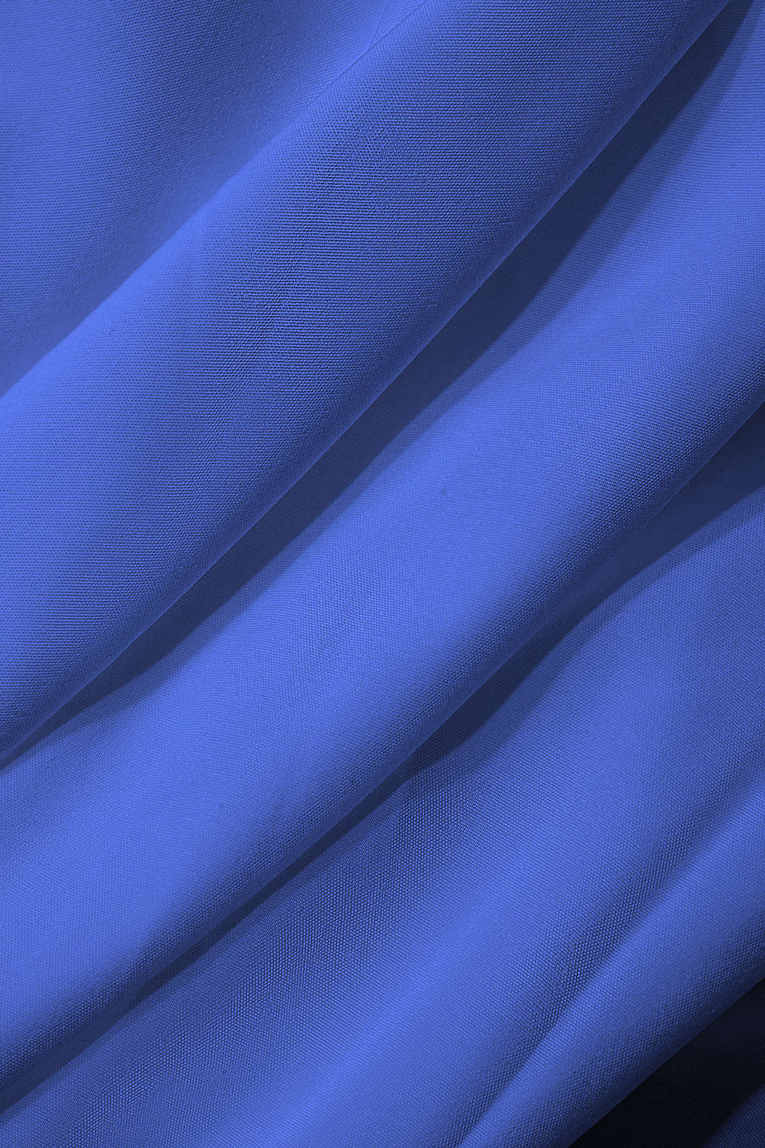 Yüksek Yaka Kesik Detaylı Pliseli Maksim Elbise