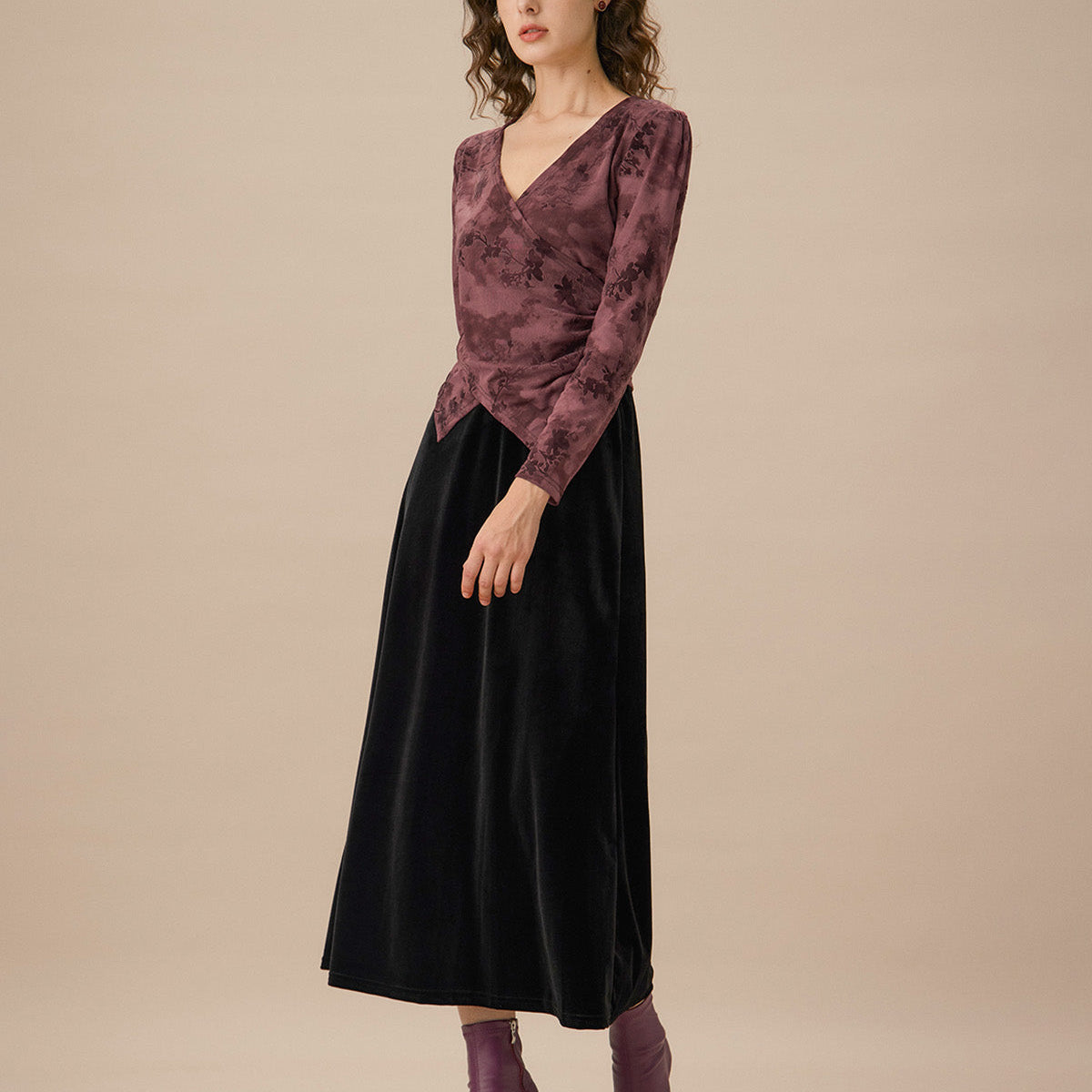 Siyah Kadife Lastikli Bel Midi Etek